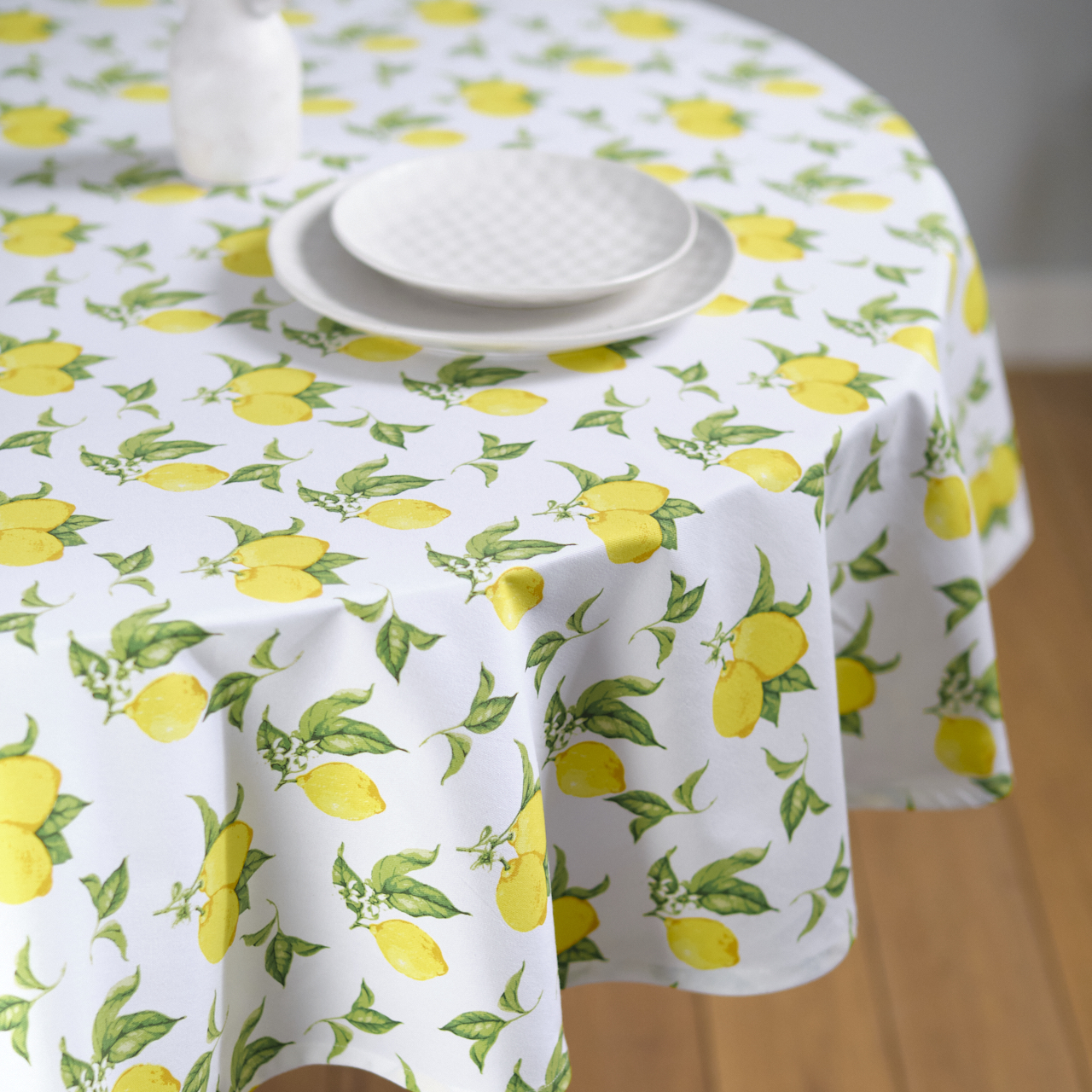 Cucina Lemons Round Tablecloth