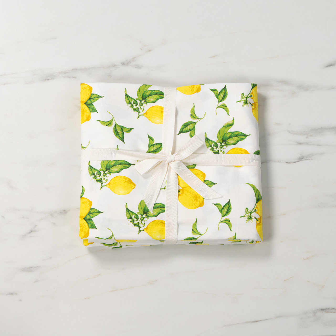 Cucina Lemons Round Tablecloth